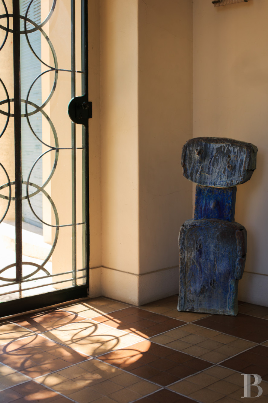 En Saône-et-Loire, à Mâcon, une villa et son jardin entièrement de style Art déco - photo  n°7